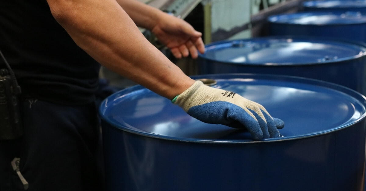 55-gallon steel drums for bulk packaging of paints and coatings