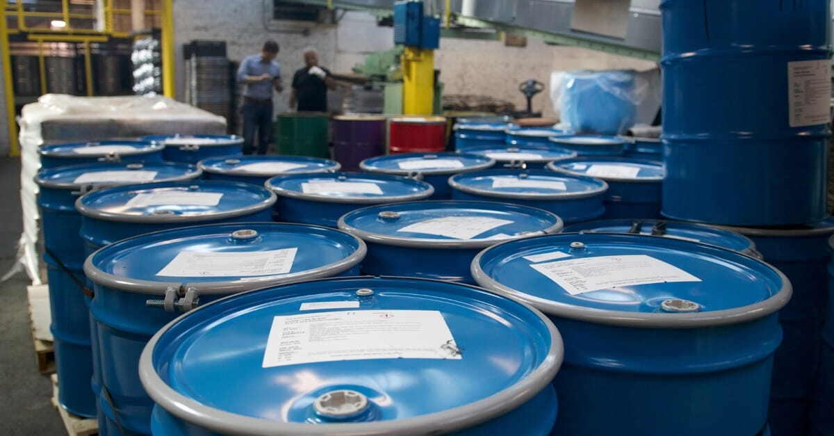 Steel drums for industrial chemical handling & distribution